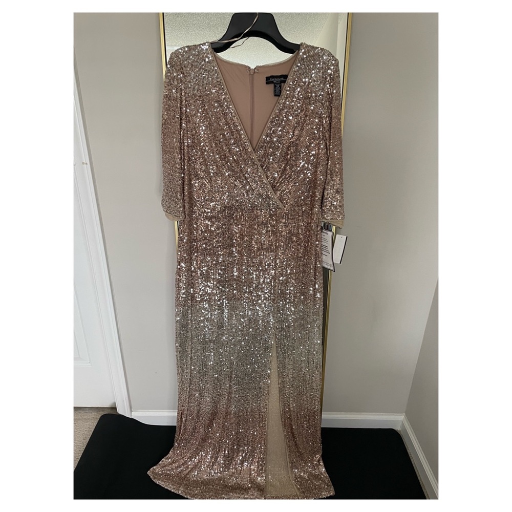 NWT R&M Richards Womens Gold Champagne Ombre sequined V Neck Dress Gown.